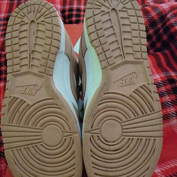 Sneaker - Picture 2 of 7